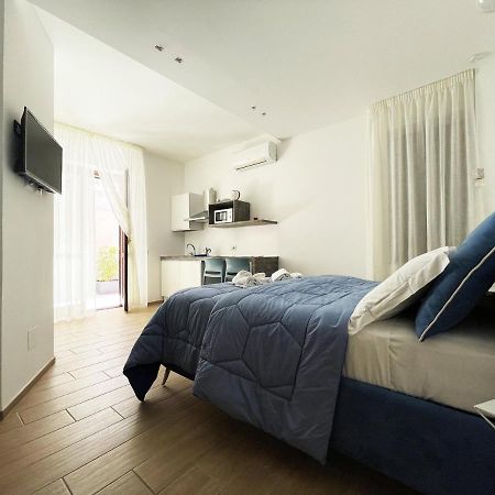 Готель Sunny House - De Vivo Realty Сорренто Екстер'єр фото